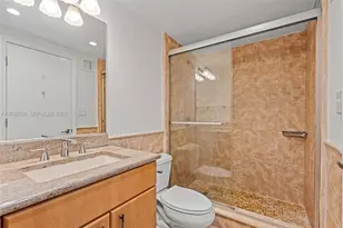 401 69th St, Miami Beach, FL 33141 - Photo 33