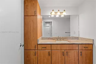401 69th St, Miami Beach, FL 33141 - Photo 25