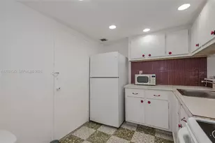 401 Ocean Dr, Miami Beach, FL 33139 - Photo 13
