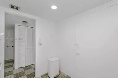 401 Ocean Dr #810, Miami Beach, FL 33139 - Photo 15