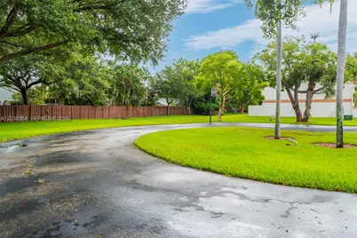 7050 SW 42nd Ct, Davie, FL 33314 - Photo 17