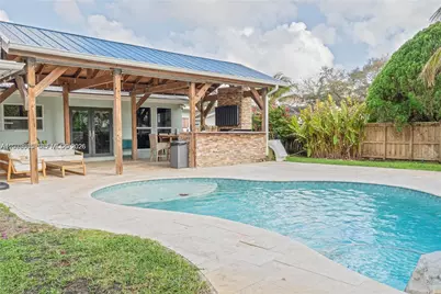 1304 N 40th Ave, Hollywood, FL 33021 - Photo 1