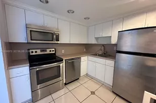 100 Bayview Dr, Sunny Isles Beach, FL 33160 - Photo 7