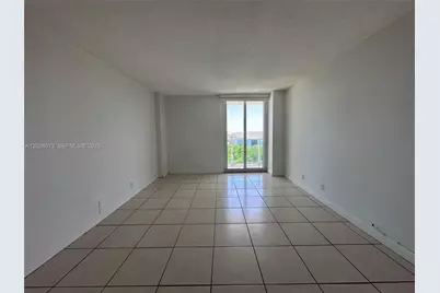 100 Bayview Dr #823, Sunny Isles Beach, FL 33160 - Photo 7