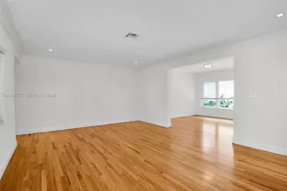 1100 S Alhambra Cir, Coral Gables, FL 33146 - Photo 9