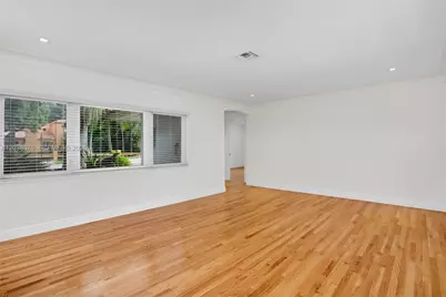 1100 S Alhambra Cir, Coral Gables, FL 33146 - Photo 7