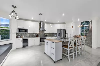 10214 NW 54th Pl, Coral Springs, FL 33076 - Photo 17
