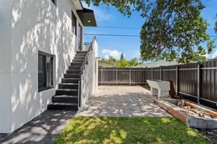 1824 NW 47th St, Miami, FL 33142 - Photo 9