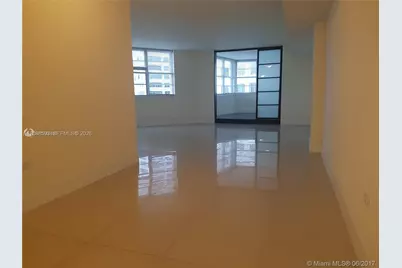 801 Brickell Bay Dr #765, Miami, FL 33131 - Photo 9