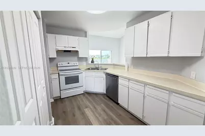 3433 NW 44th St #203, Oakland Park, FL 33309 - Photo 11