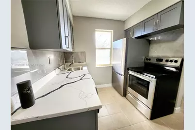 191 SW 15th St #202, Pompano Beach, FL 33060 - Photo 1