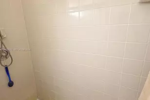 10877 NW 8th St, Pembroke Pines, FL 33026 - Photo 11