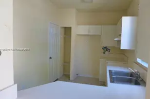 641 E Mowry Ct, Homestead, FL 33030 - Photo 5