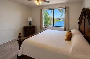 1044 S Independence Dr, Homestead, FL 33034 - Photo 17