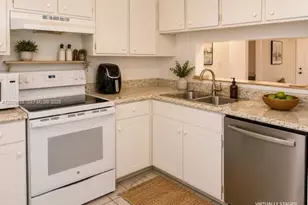 1044 S Independence Dr, Homestead, FL 33034 - Photo 7