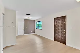 910 SW 9th St, Miami, FL 33130 - Photo 7