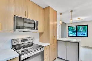 910 SW 9th St, Miami, FL 33130 - Photo 3