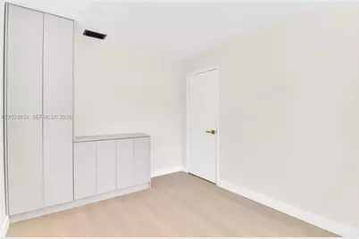 910 SW 9th St, Miami, FL 33130 - Photo 9