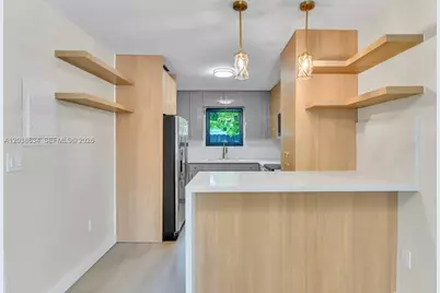 910 SW 9th St, Miami, FL 33130 - Photo 13