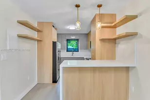 910 SW 9th St, Miami, FL 33130 - Photo 13