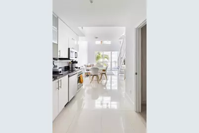 60 SW 13th St #1412, Miami, FL 33130 - Photo 3