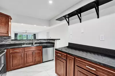 9540 NW 65th St #D8, Tamarac, FL 33321 - Photo 7