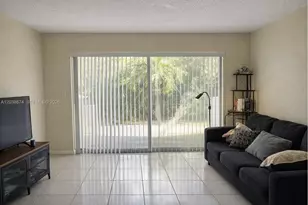 1090 NE 129th St, North Miami, FL 33161 - Photo 5