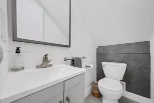 3927 NE 171 St, North Miami Beach, FL 33160 - Photo 31