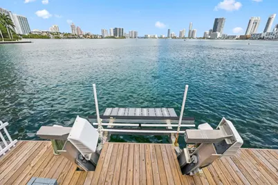 3927 NE 171st St, North Miami Beach, FL 33160 - Photo 37