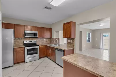 1720 SW 98th Ct, Miami, FL 33165 - Photo 15