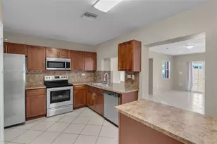 1720 SW 98th Ct, Miami, FL 33165 - Photo 15