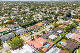 1720 SW 98th Ct, Miami, FL 33165 - Photo 39