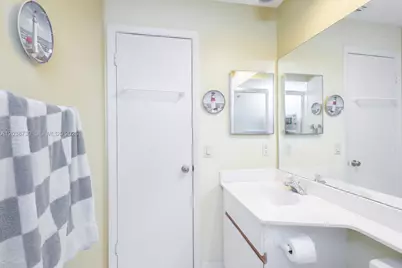 6320 NW 173rd St, Hialeah, FL 33015 - Photo 23