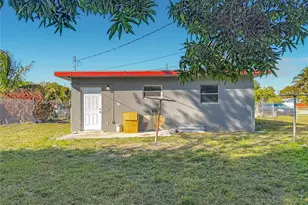 2408 NW 8th St, Pompano Beach, FL 33069 - Photo 15