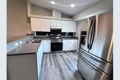 1808 SW Santa Barbara Pl, Cape Coral, FL 33991 - Photo 3