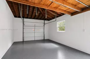 2025 Alamanda Dr, North Miami, FL 33181 - Photo 29