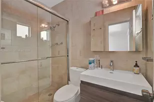 2025 Alamanda Dr, North Miami, FL 33181 - Photo 21