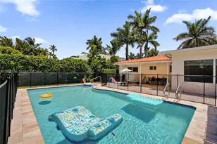 2025 Alamanda Dr, North Miami, FL 33181 - Photo 5