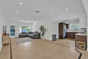 2025 Alamanda Dr, North Miami, FL 33181 - Photo 13