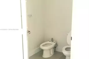 6674 NW 107th Pl, Doral, FL 33178 - Photo 21