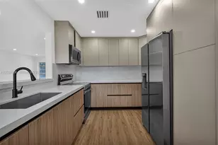 8201 SW 42nd St, Miami, FL 33155 - Photo 11