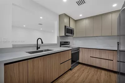 8201 SW 42nd St, Miami, FL 33155 - Photo 13