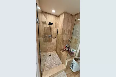 300 S Biscayne Blvd #T-3212, Miami, FL 33131 - Photo 13