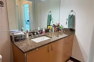 300 S Biscayne Blvd, Miami, FL 33131 - Photo 15