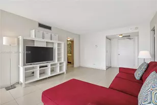 301 174th St, Sunny Isles Beach, FL 33160 - Photo 15