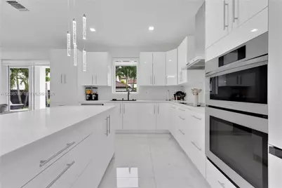 14452 SW 10th St, Miami, FL 33184 - Photo 9