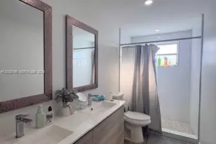 9375 Fontainebleau Blvd, Miami, FL 33172 - Photo 9