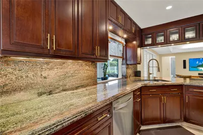 8940 SW 160th St, Palmetto Bay, FL 33157 - Photo 13