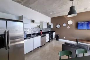 690 SW 1st Ct, Miami, FL 33130 - Photo 3