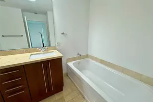 79 SW 12th St, Miami, FL 33130 - Photo 7